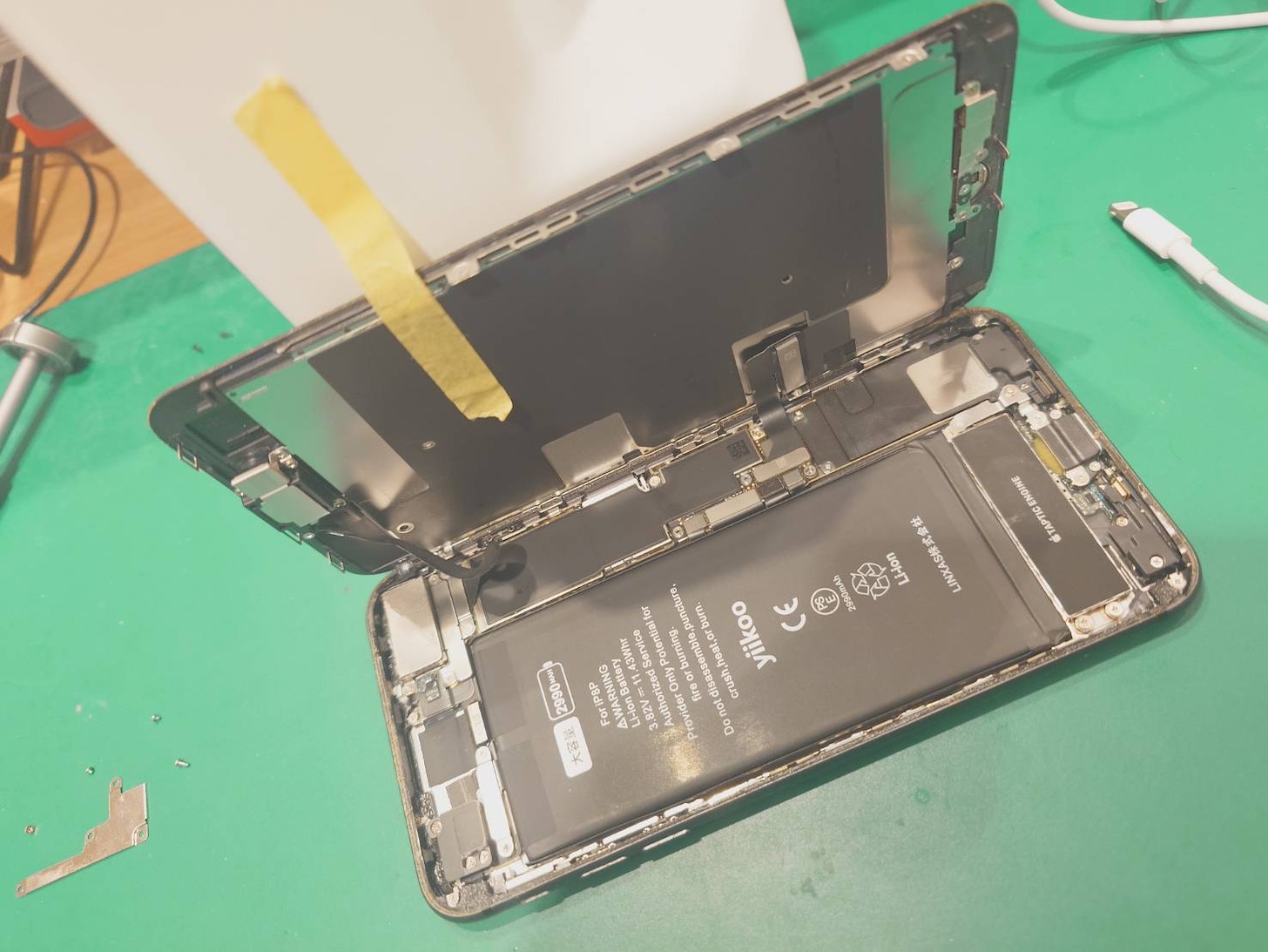 【水道橋よりご来店】iPhone18Plusのバッテリー交換修理をご依頼いただきました！